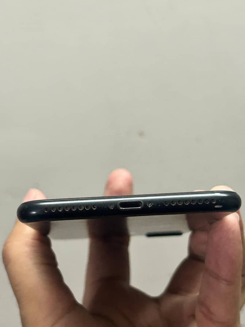 Apple iPhone 7 Plus 6