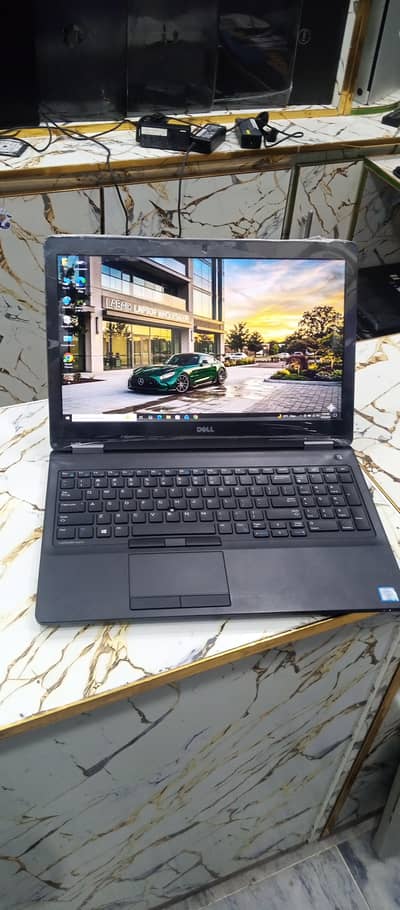 Dell Latitude 5570 with 02Gb AMD Graphics 08Gb 256Gb 1080Fhd