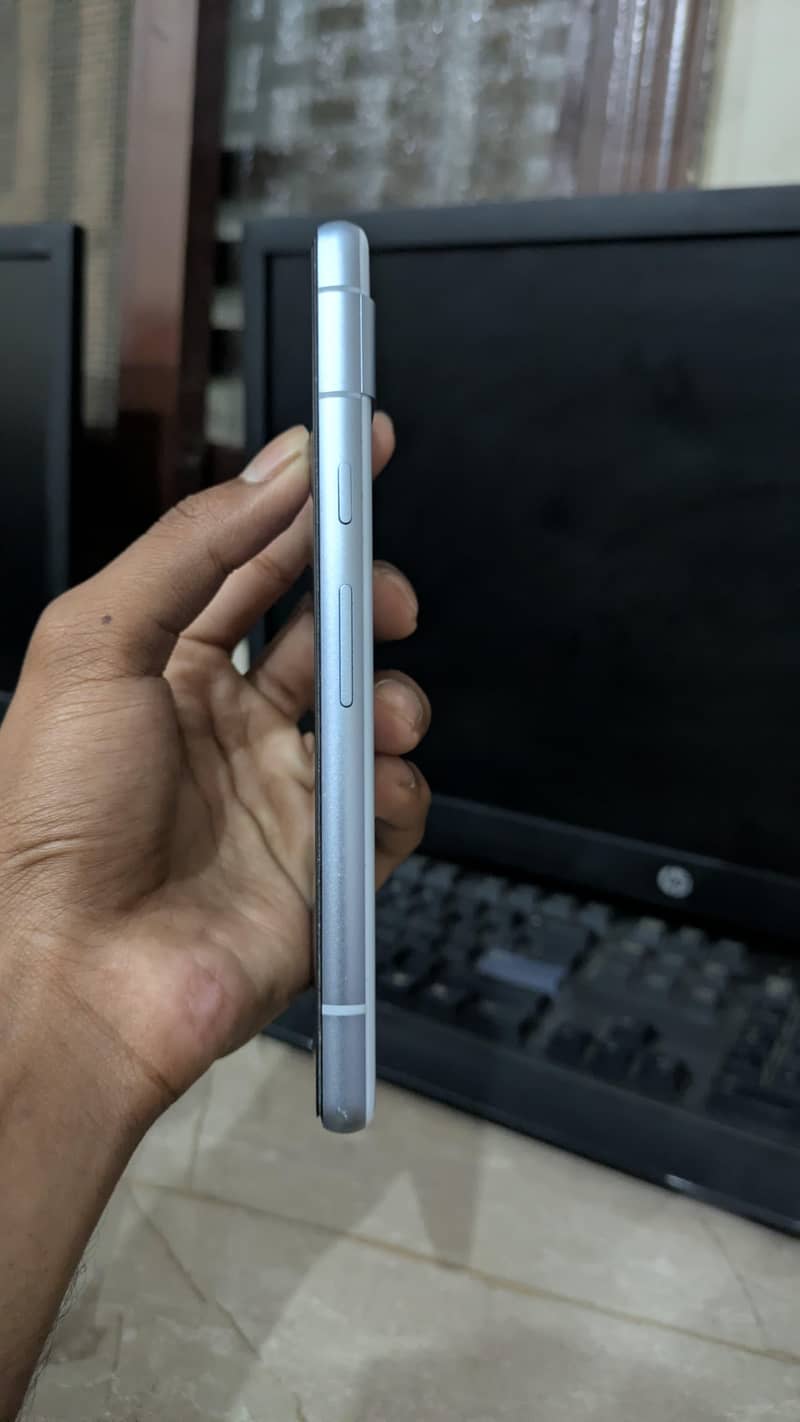Google Pixel 7a 3