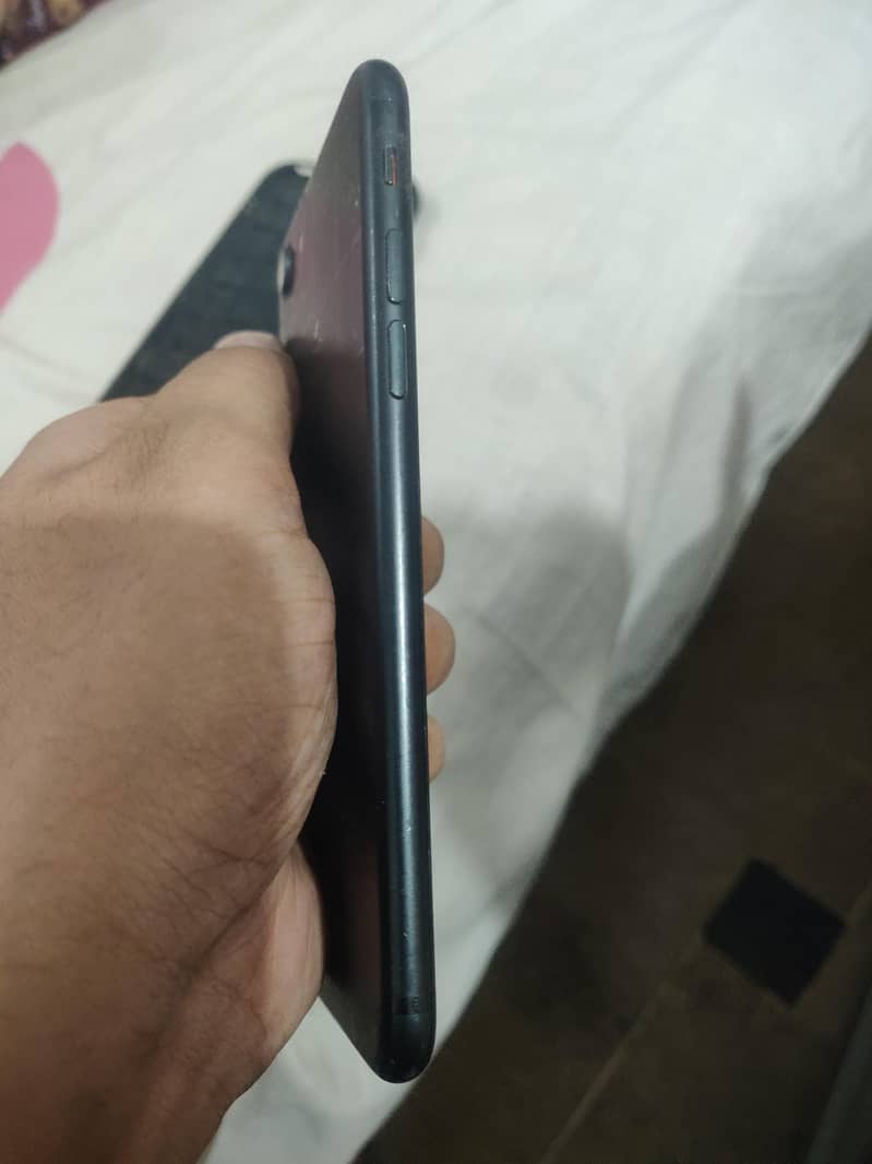 Apple iPhone 7 1