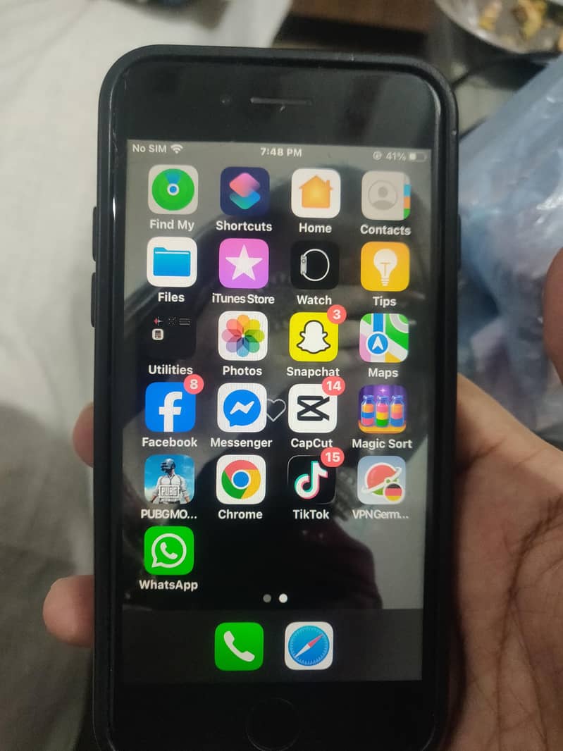 Apple iPhone 7 3