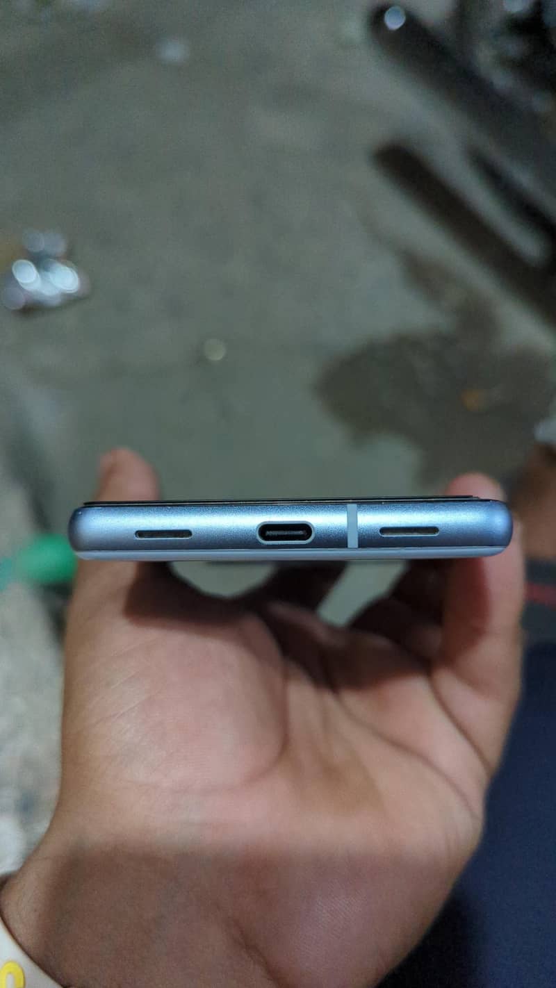 Google Pixel 7a 5