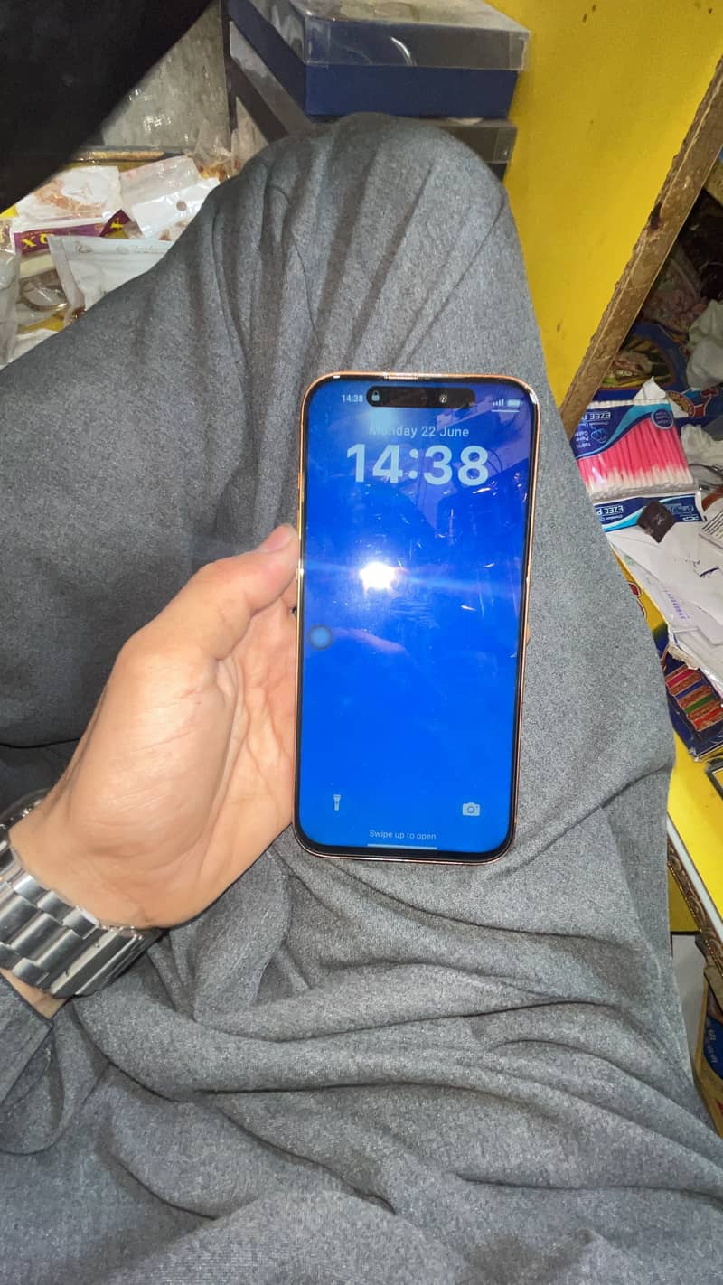 Apple iPhone 17 Pro Max 10