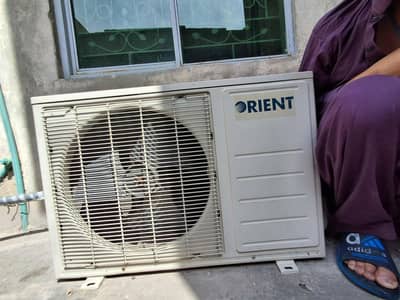 Orient Ac 1.5 tun used main hain koi tanka nai laga OK condition mai h