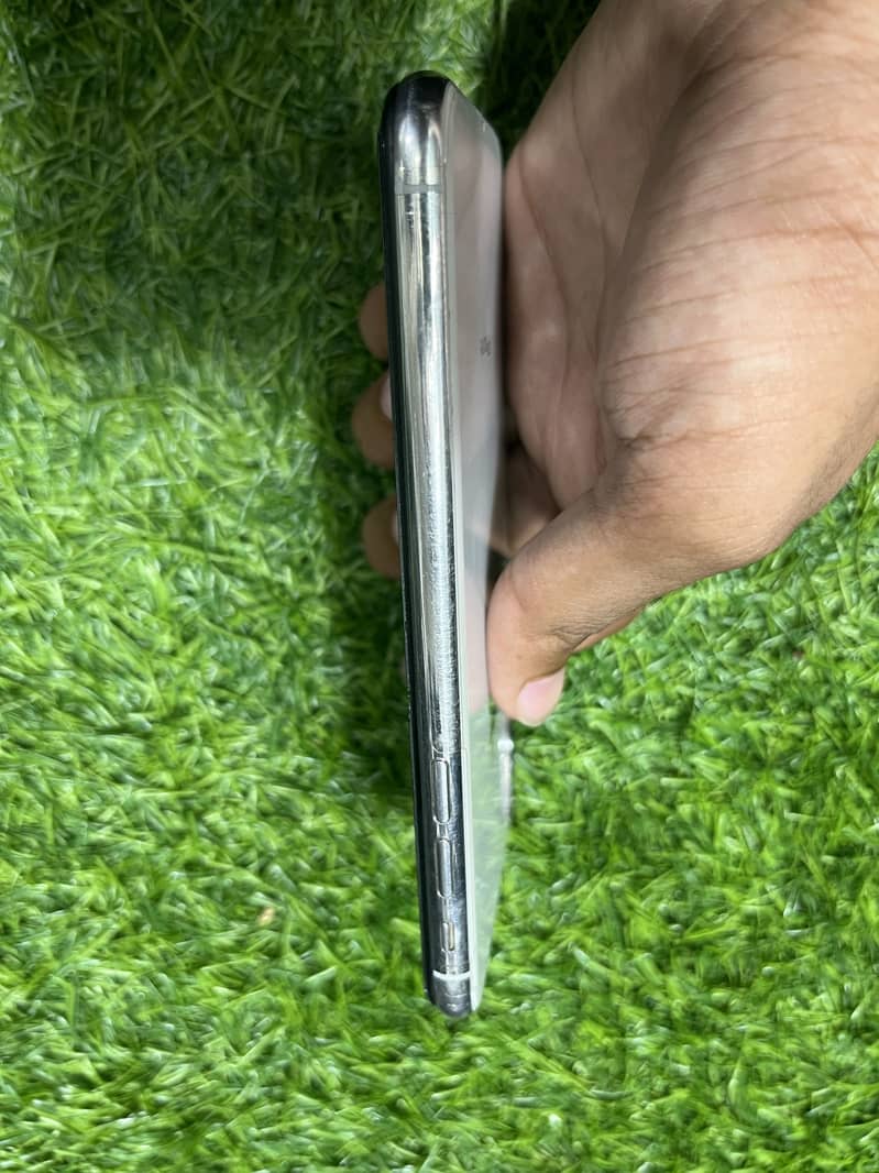 Apple iPhone X 3