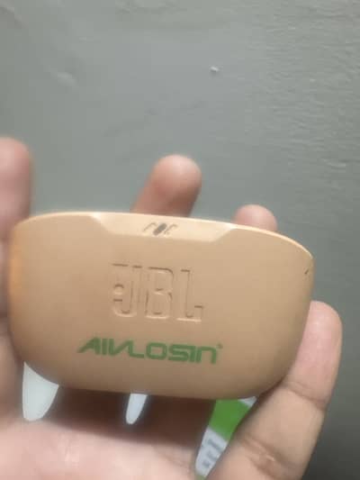 Jbl  buds charging case