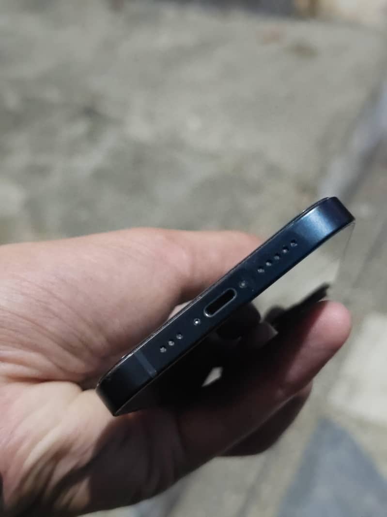 Apple iPhone 13 3