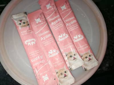 cat food chicken flavor and treats for sale