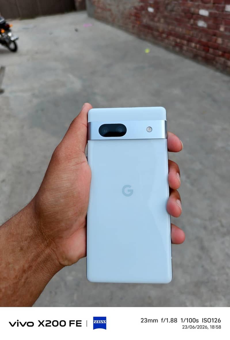 Google Pixel 7a 1