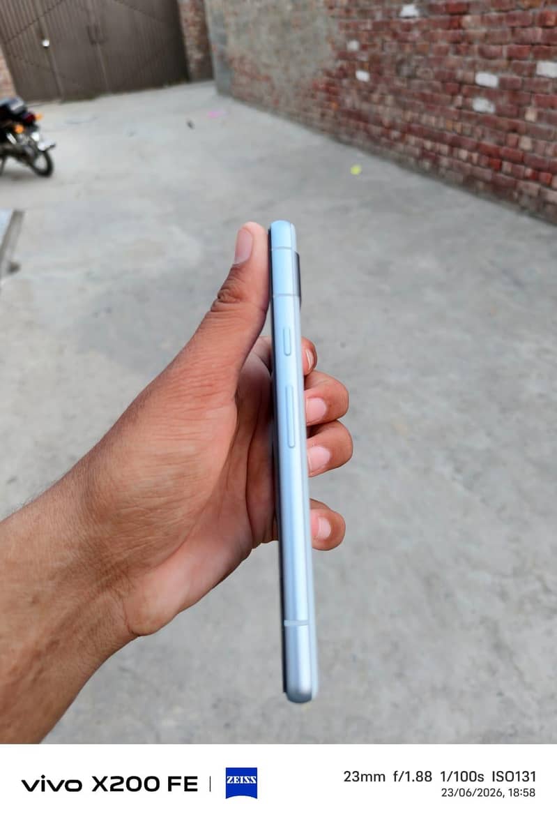 Google Pixel 7a 2