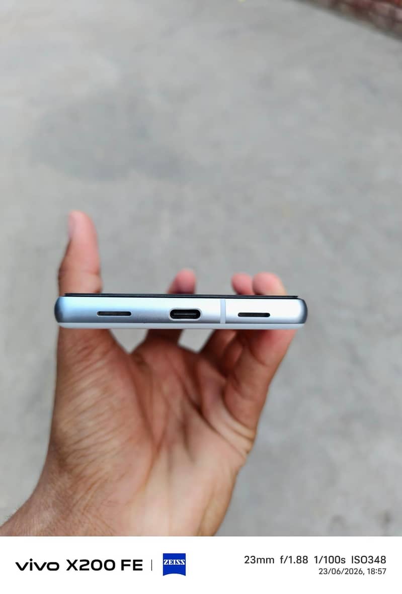 Google Pixel 7a 4
