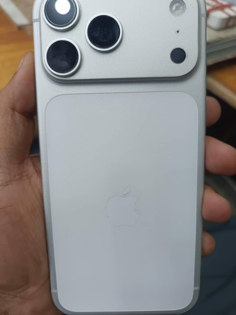 17 pro max 3