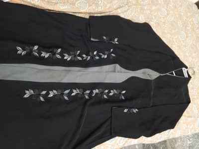 Elegant Black Embroidered Abaya – Brand New (Imported from Bahrain)
