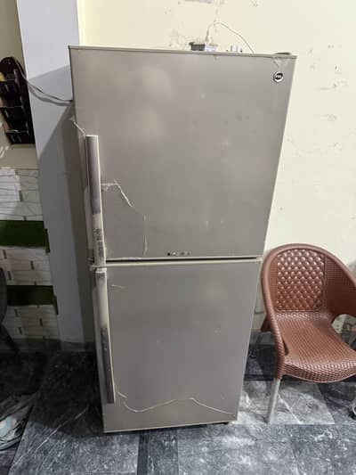 Pel full size refrigerator