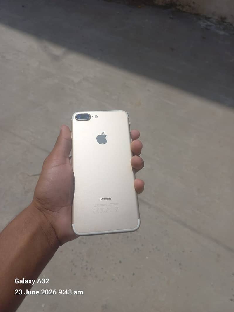Apple iPhone 7 Plus 3