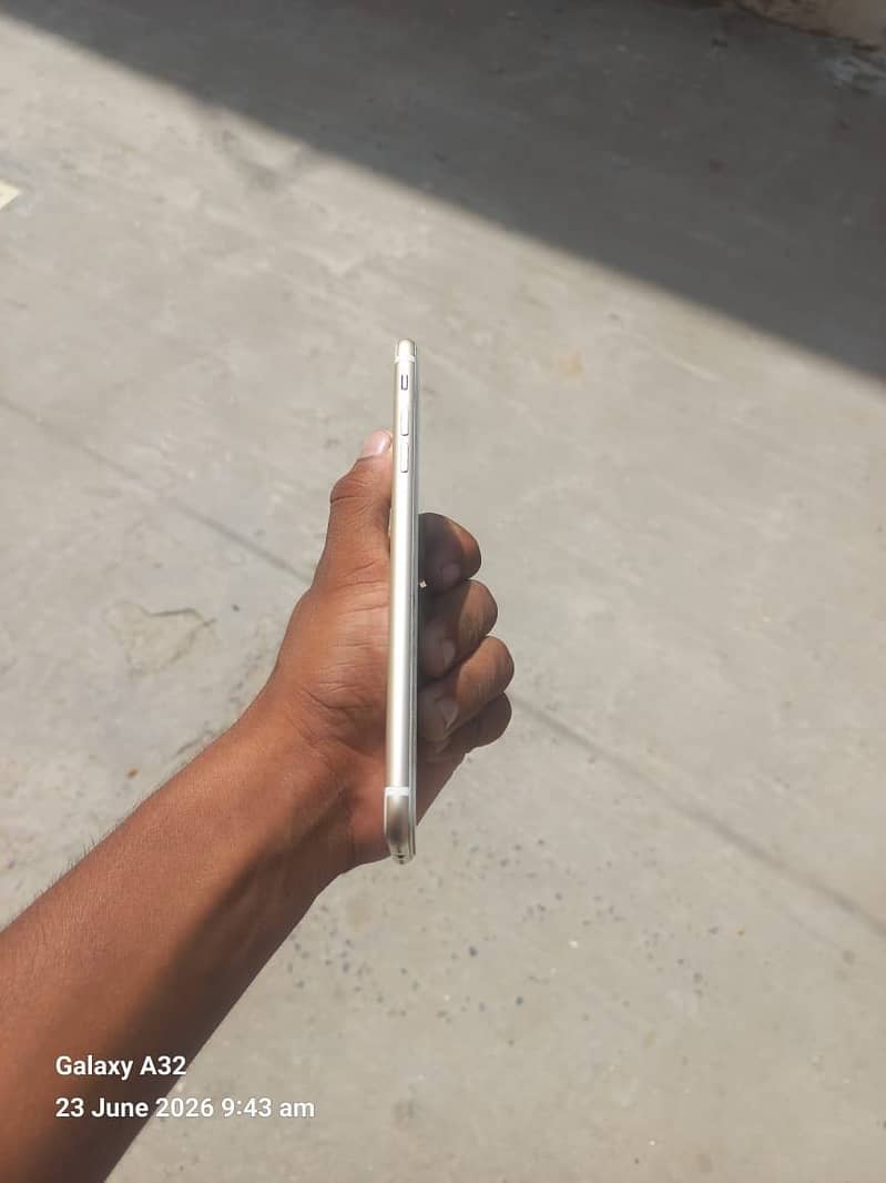 Apple iPhone 7 Plus 4