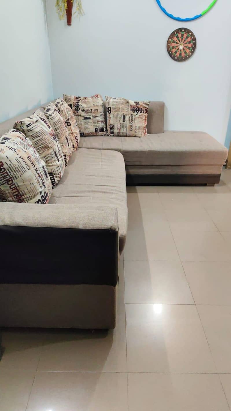 branded type sofa 1