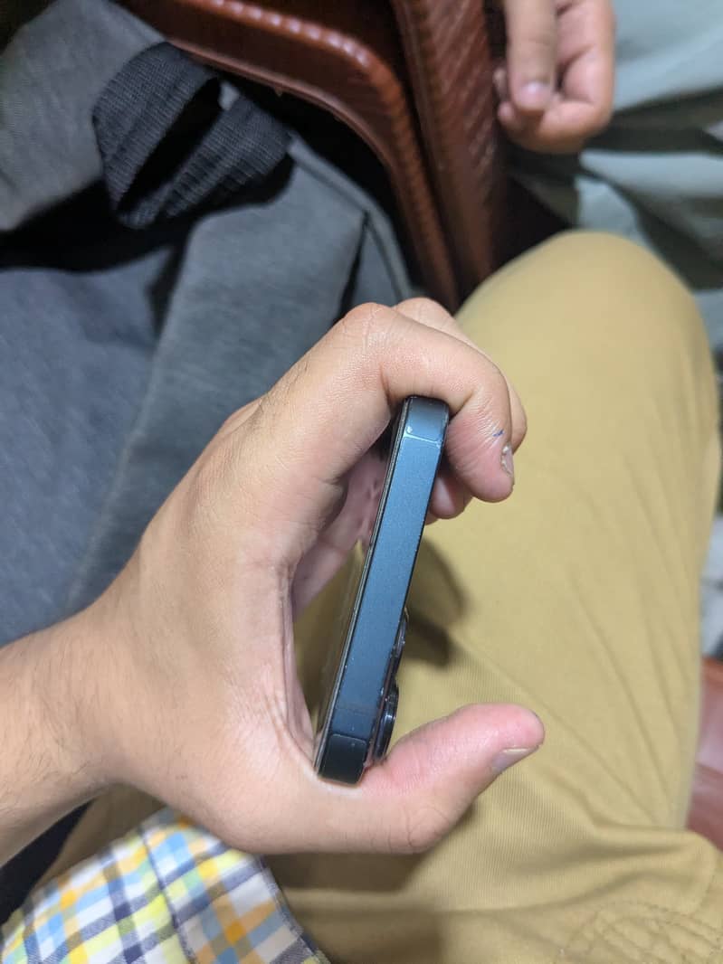 Apple iPhone 13 1