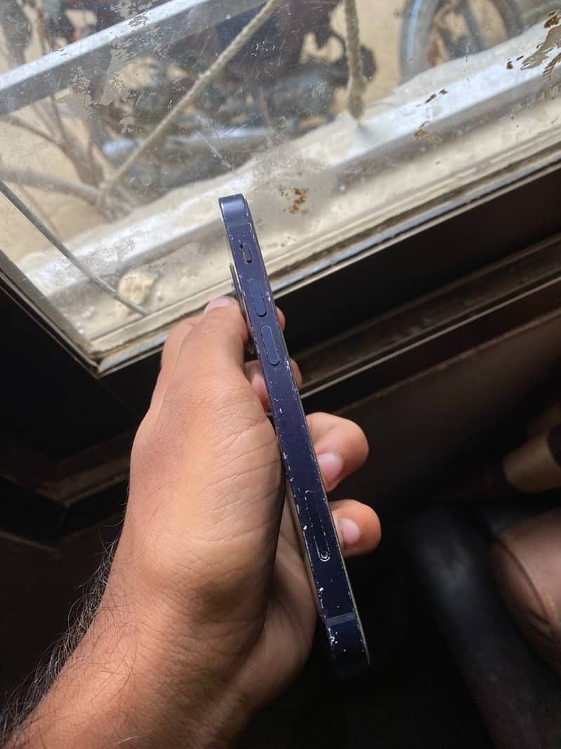 Apple iPhone 12 mini 1