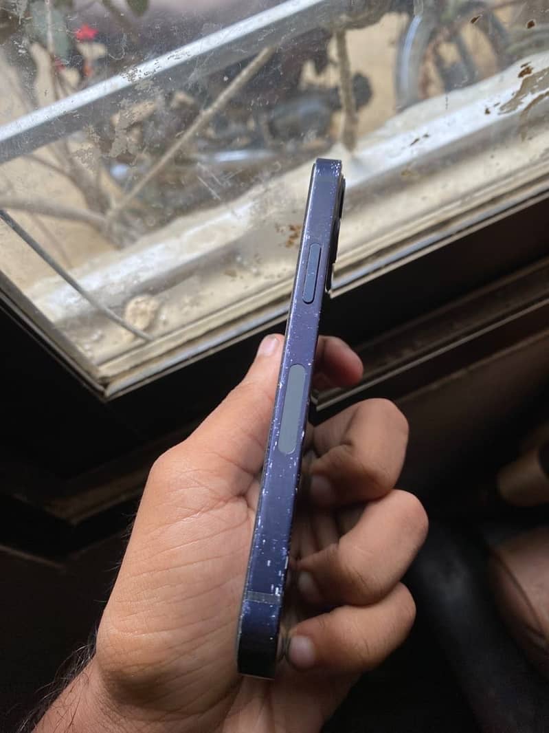 Apple iPhone 12 mini 7