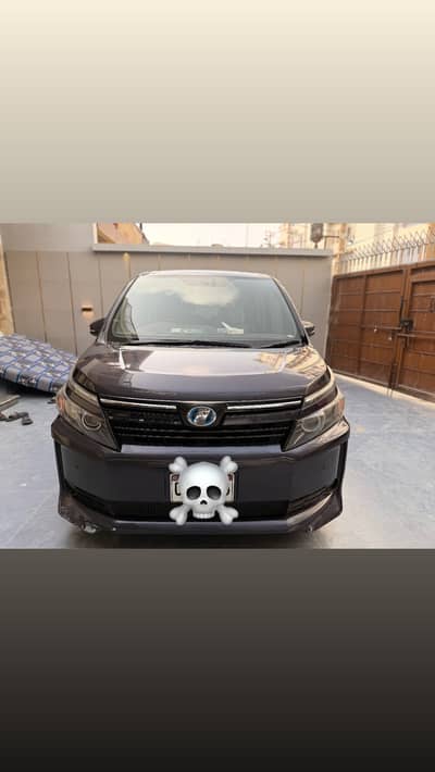 Toyota Voxy 15/18