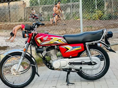 Honda 125 25 model new new bike