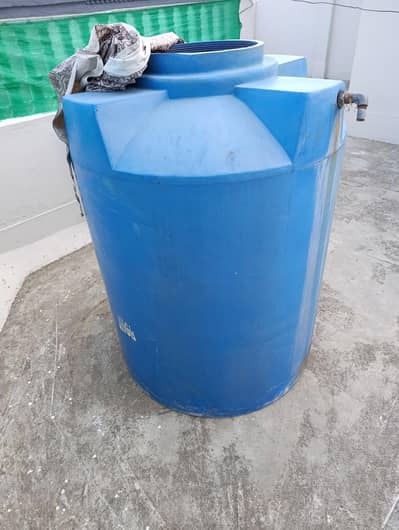 Water Tank (300 Gallon) for sale