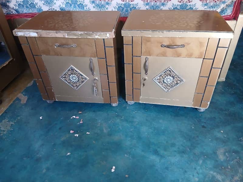 کنگ سائز بیڈ روم سیٹ برائے فروخت – اچھی حالت میں 5