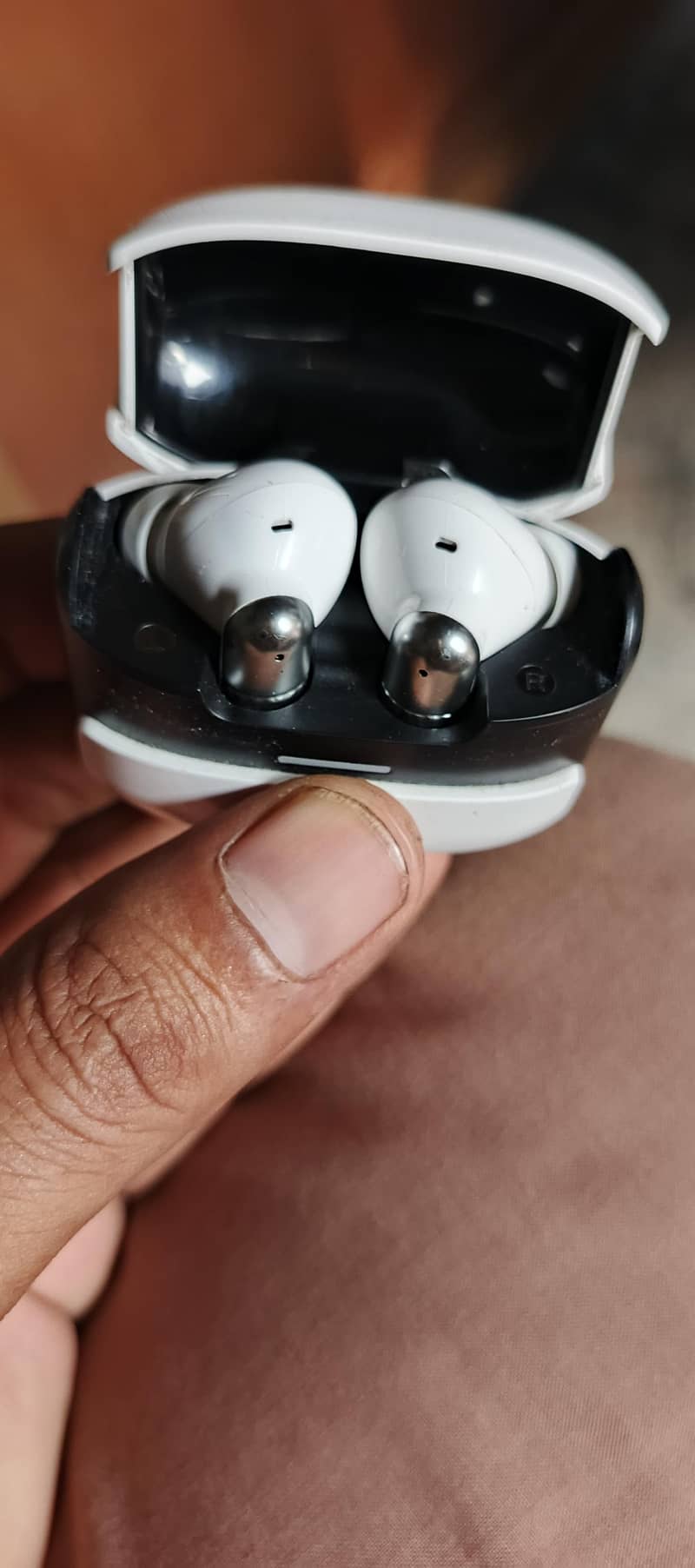 Earbuds 1