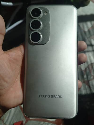 Tecno spark 40 pro plus