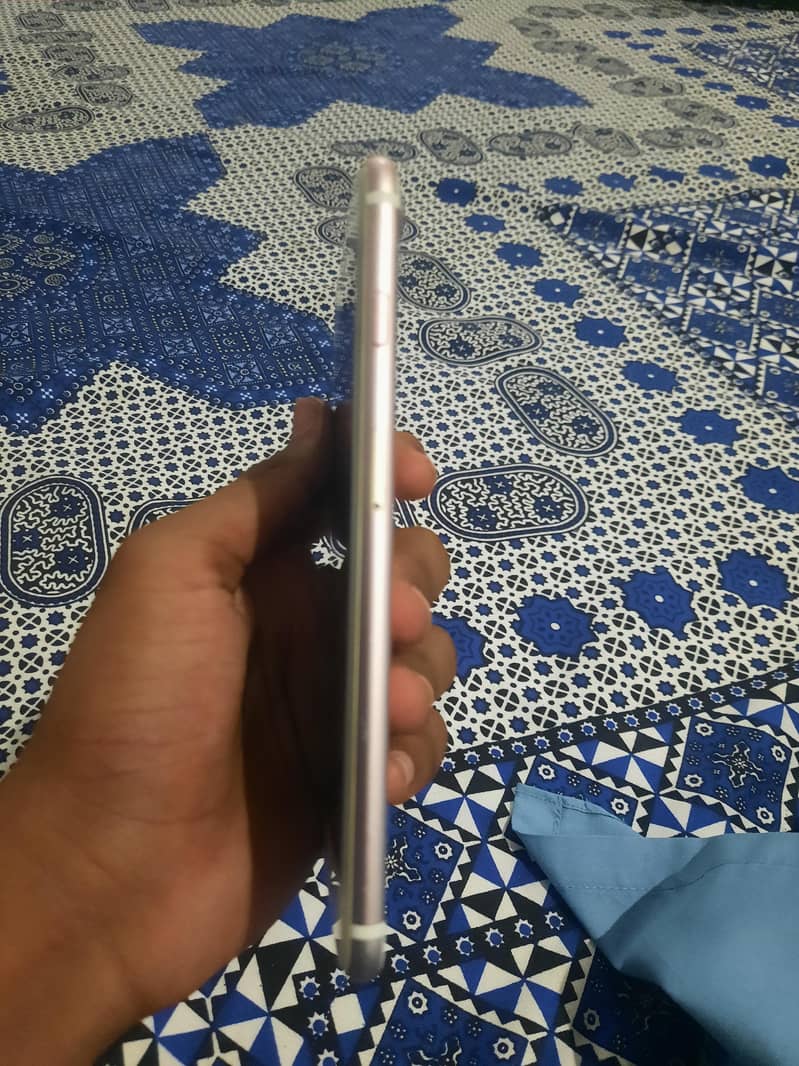 Apple iPhone 7 Plus 1