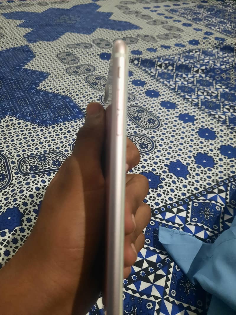 Apple iPhone 7 Plus 3