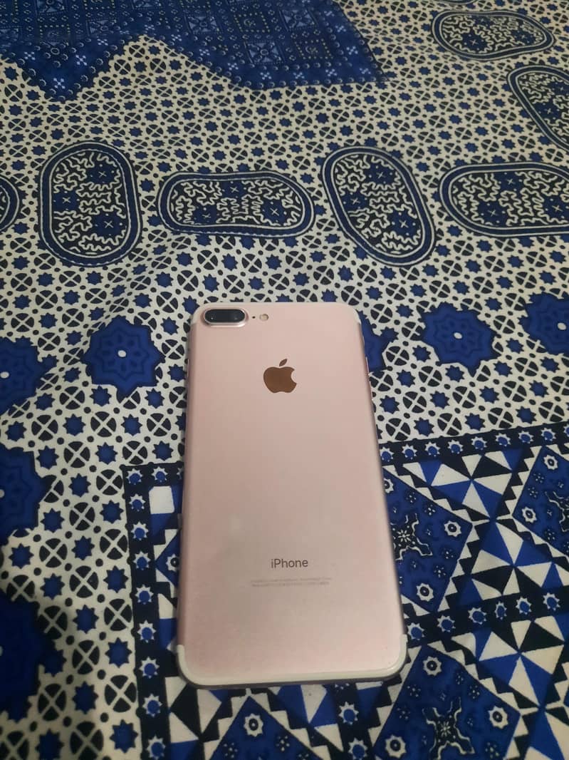 Apple iPhone 7 Plus 5