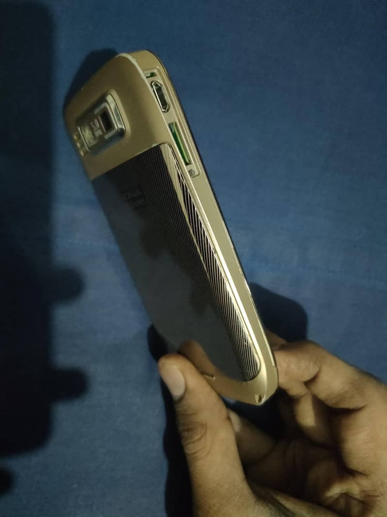 Nokia E72 2