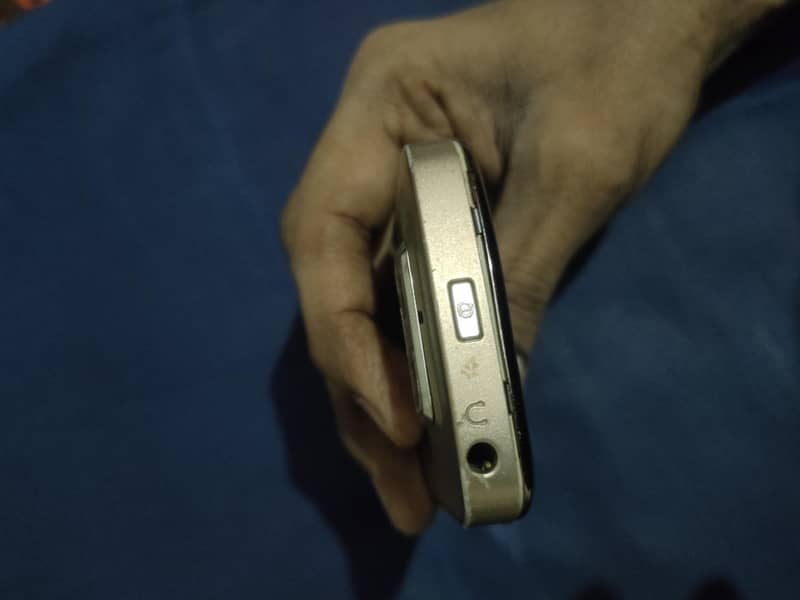 Nokia E72 5