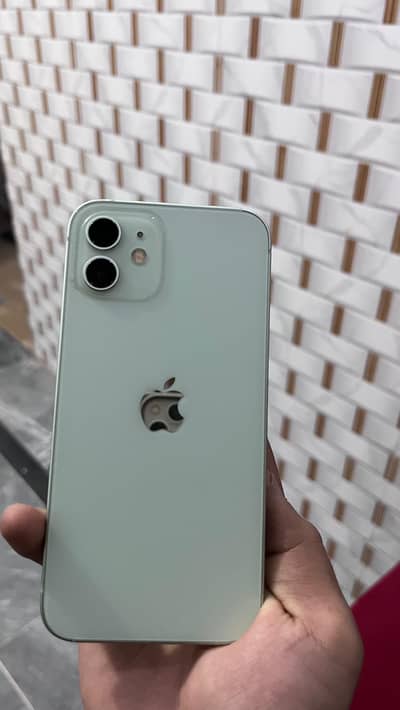 Apple iPhone 12