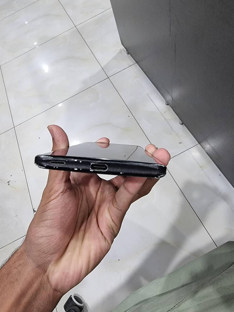 Sharp Aquos Zero 2 4