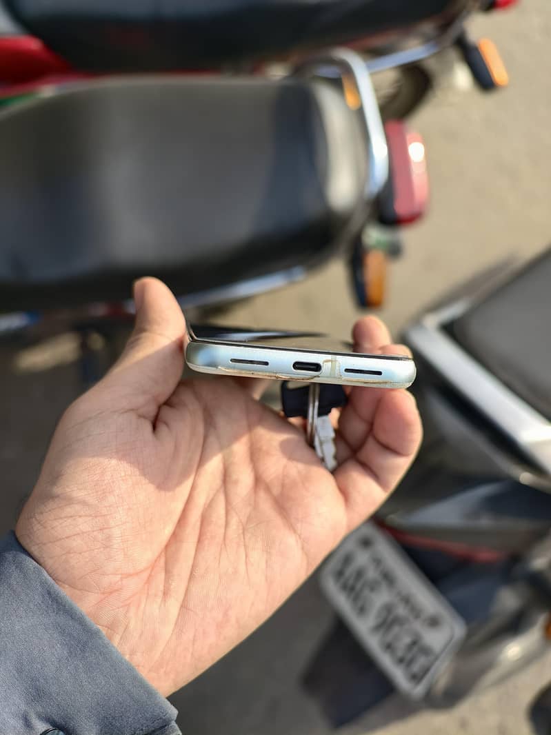 Google Pixel 8 3