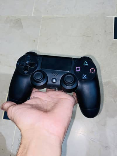 PS4 orignal controller 10/10 condition