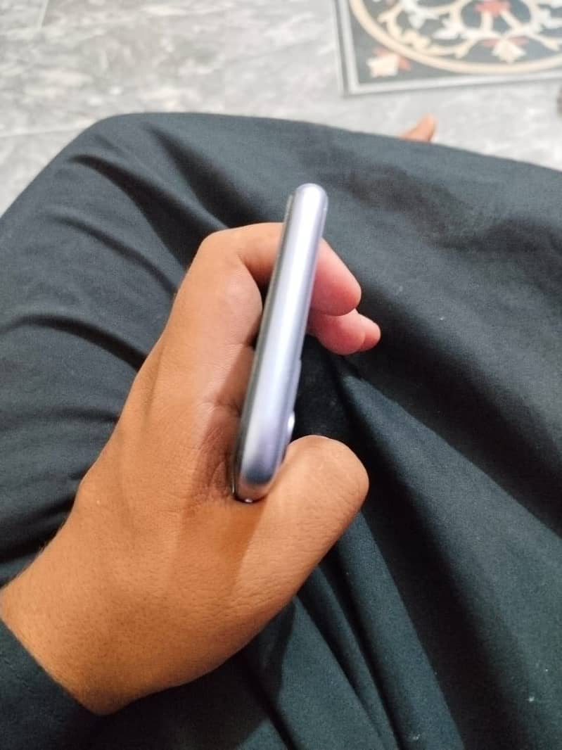 iPhone 11 2