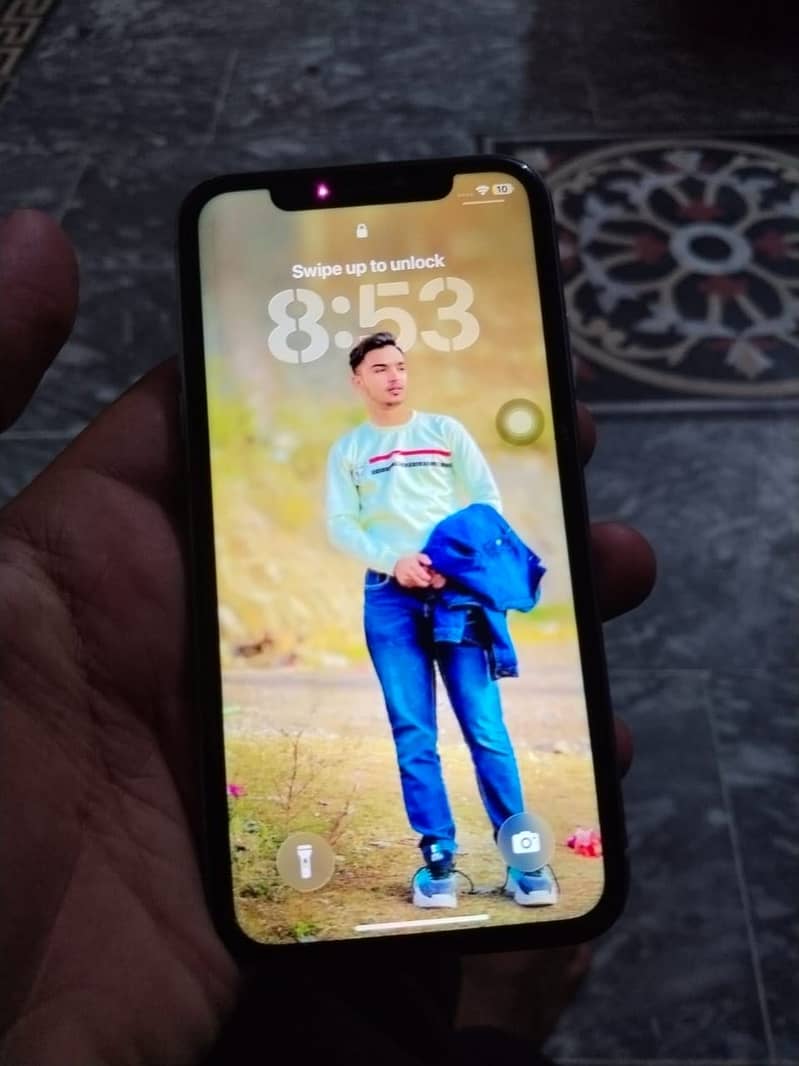 iPhone 11 4