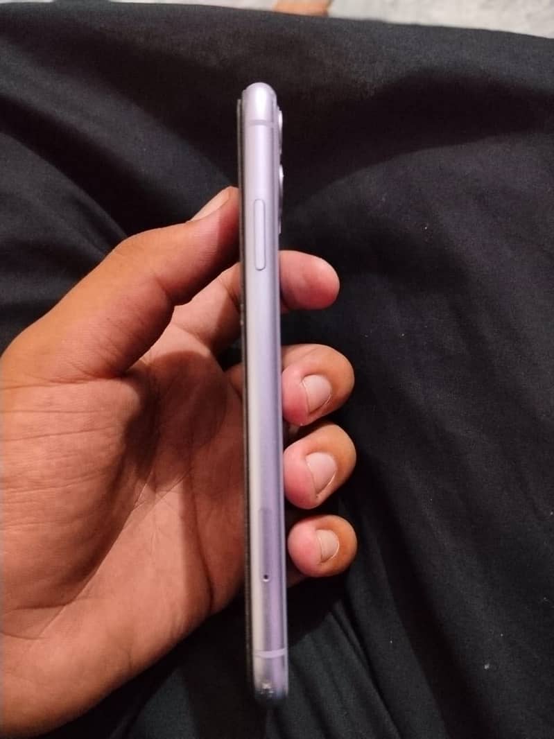 iPhone 11 6