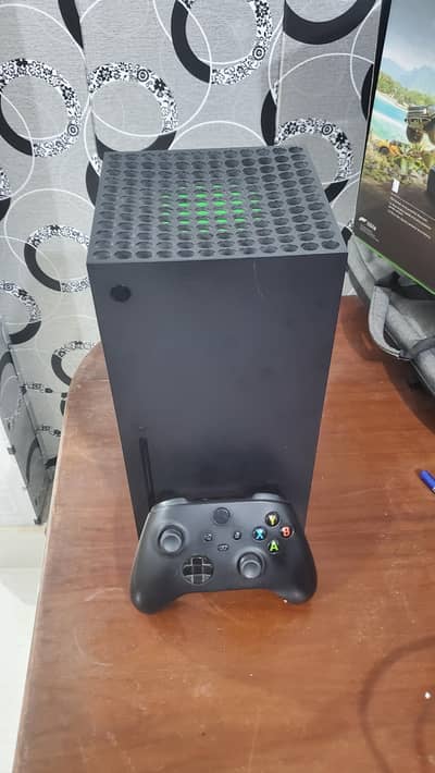 Xbox Series X 1TB Like New Condition Complete Box with Original cables