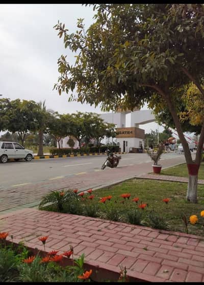 5-Kanal Farm House On Super Investors Rate