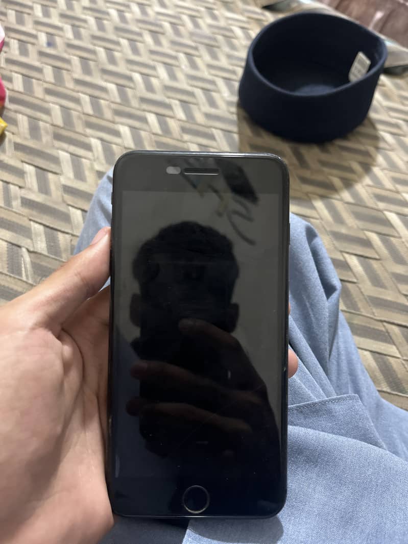 Apple iPhone 7 Plus 0