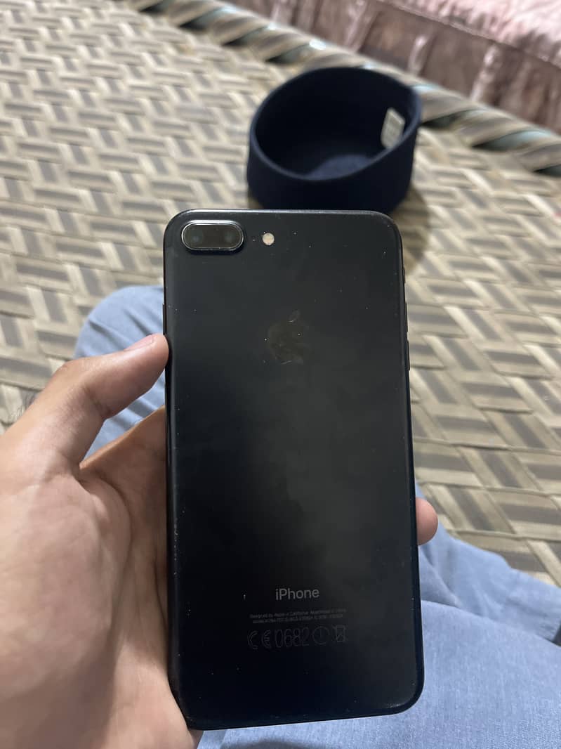 Apple iPhone 7 Plus 2