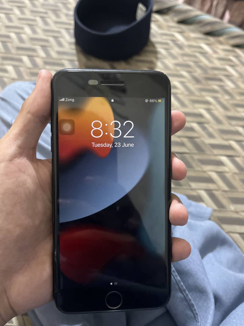 Apple iPhone 7 Plus 6