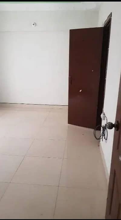 NOMAN CENTER SECONCD FLOOR FLAT FOR SALE