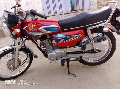 Honda 125 new condition 10by10 model 2022