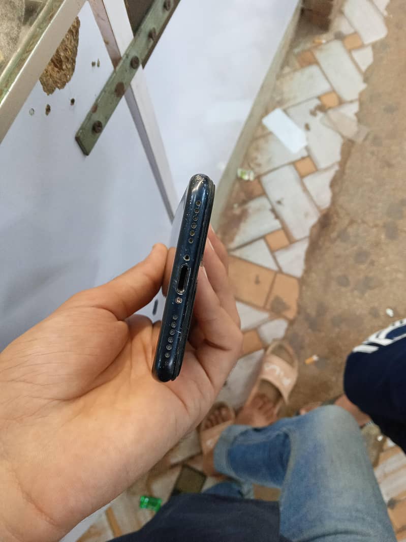 Apple iPhone 7 0